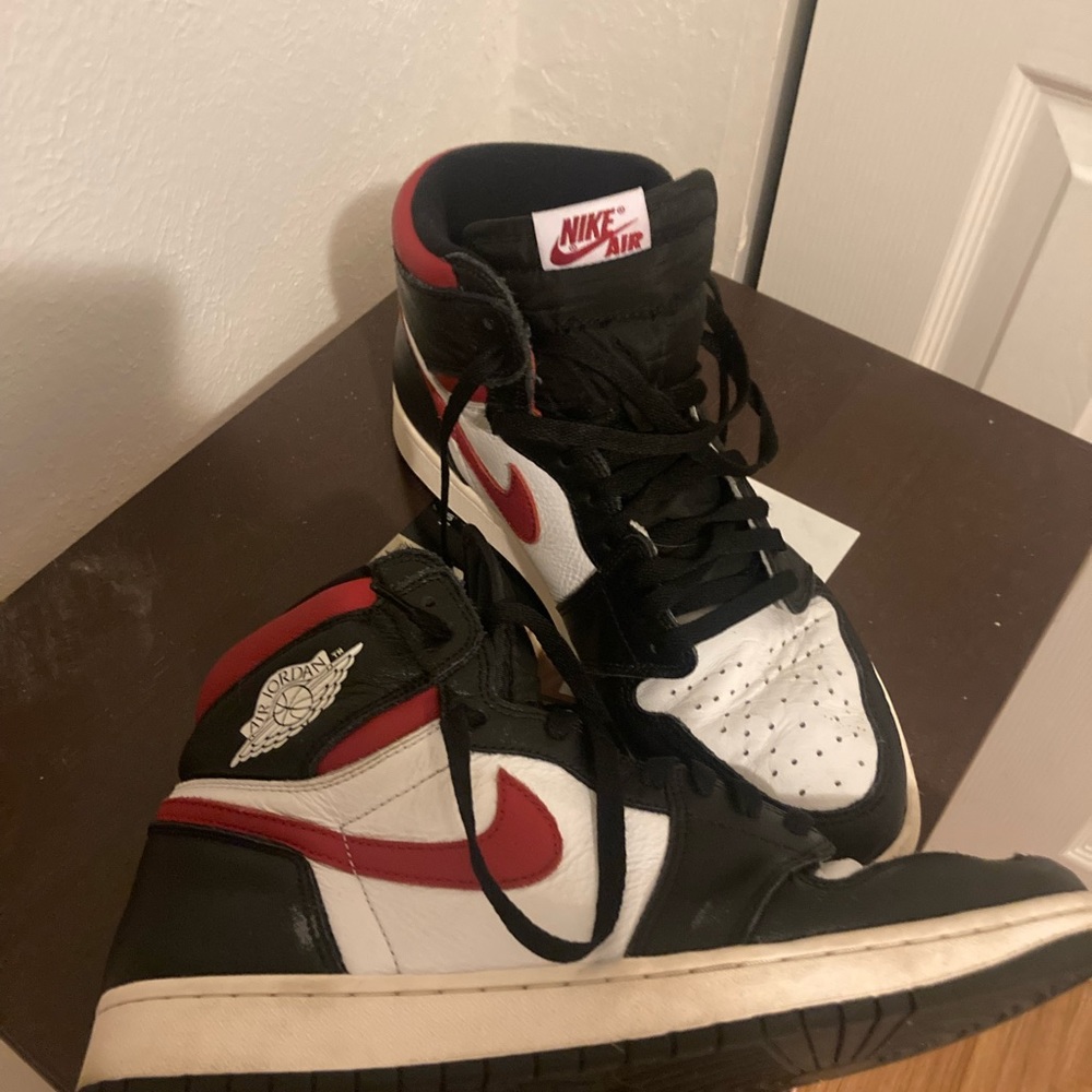 Air Jordan 1 Retro High Black Gym Red